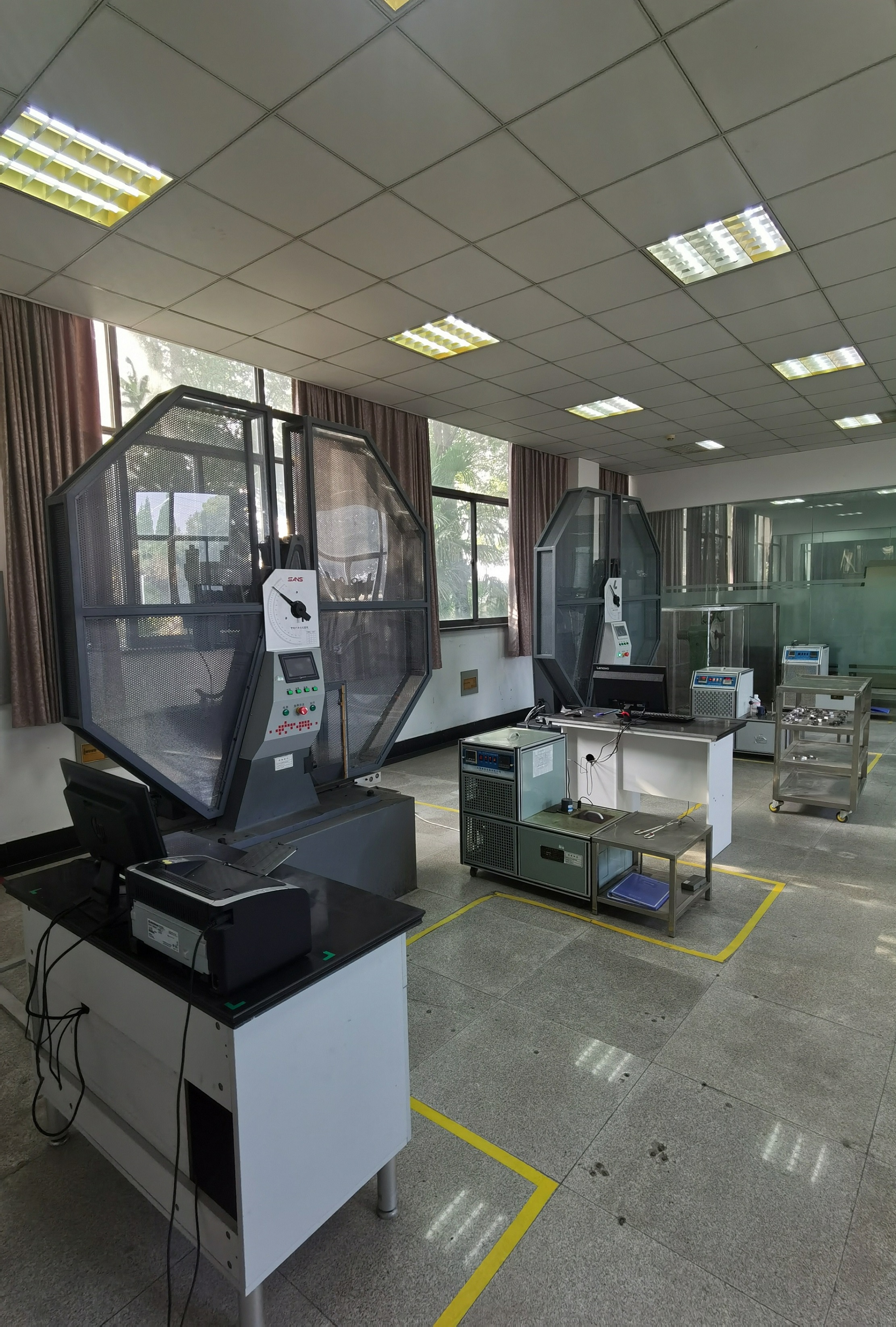 夏比沖擊試驗機